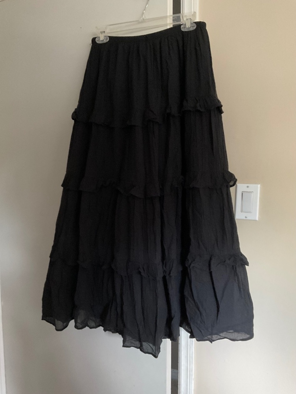 Arie black maxi skirt. Size Large